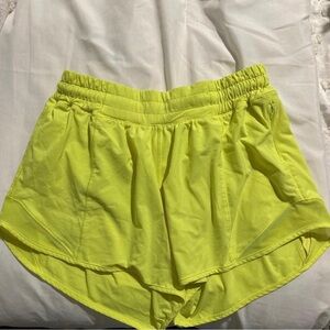 Lululemon Women’s Hotty Hot shorts- Size 6